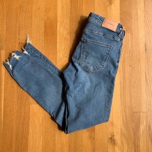 NWT Zara distressed blue skinny jeans